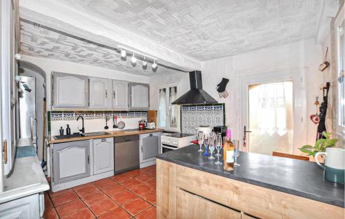 Oms House | Lovely Home In Oms With Wifi