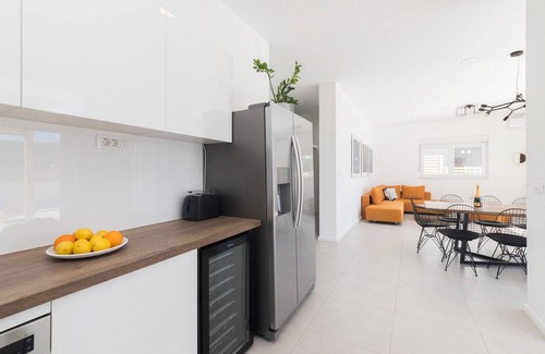 Pag House | Lovely home in Pag with WiFi