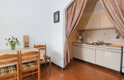 Postup House | Lovely home in Postup with kitchen