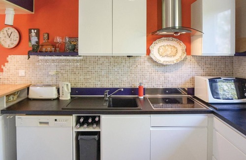 Cebazan House | Lovely home in Puisserguier with WiFi