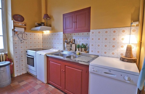 Puymeras House | Lovely home in Puymeras with kitchen