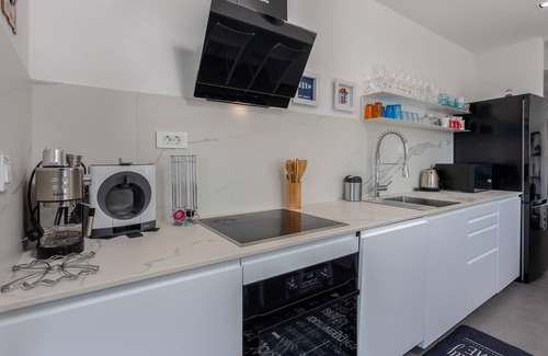 Banjol House | Lovely home in Rab with house sea view