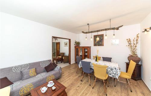 Muc House | Lovely Home In Ramljane