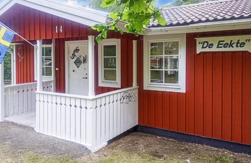 Roke House | Lovely home in Röke with WiFi