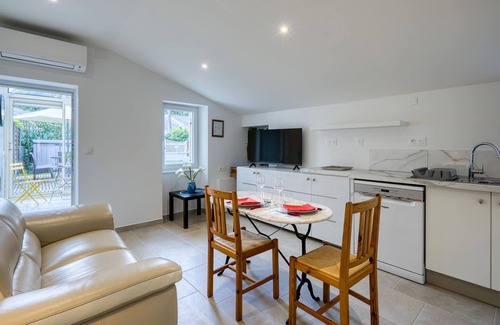 Saujon House | Lovely home in Saujon with WiFi