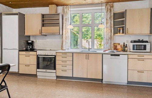 Hvidbjerg House | Lovely home in Thyholm with WiFi