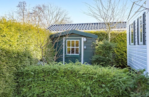 Tzummarum House | Lovely home in Tzummarum with WiFi