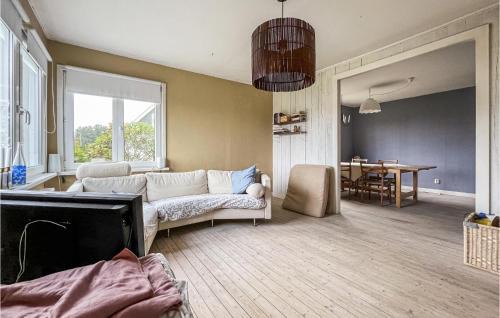 Falkenberg Municipality House | Lovely Home In Ullared With Kitchen