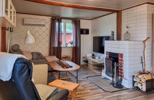 Vargon House | Lovely home in Vänersnäs