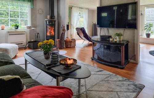 Vasterlanda House | Lovely Home In Västerlanda With Sauna
