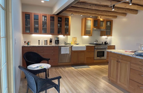 South Capitol House | Lovely Home on Museum Hill-walk to Plaza/Canyon Rd