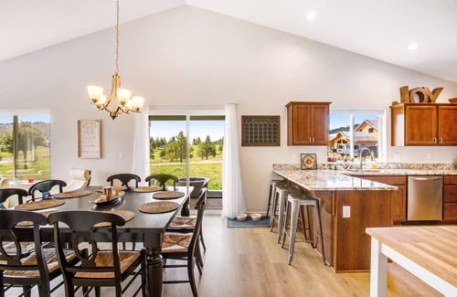 Cle Elum House | Lovely home with deck, Hidden Valley views, free WiFi, & private washer/dryer