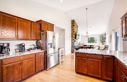 Cle Elum House | Lovely home with deck, Hidden Valley views, free WiFi, & private washer/dryer