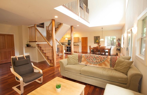 Volcano House | Lovely home with hot tub near Volcano National Park