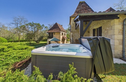 Mauzens-et-Miremont Ski Chalet | Lovely house with jacuzzi for 8 people