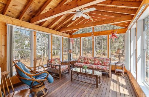 Eastham House | Lovely House 5 Min to Beach with Deck Grill and Garage