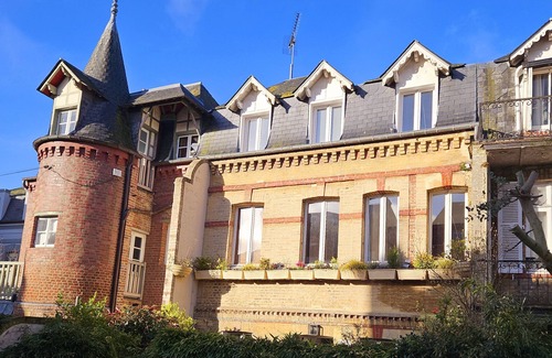 Deauville City Centre House | Lovely house in the heart of Deauville "Villa Bon Accueil
