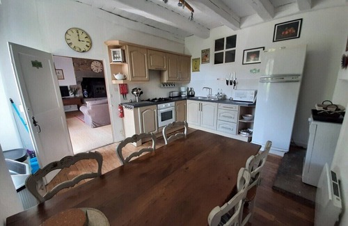 Saint-Helen House | Lovely house, sleeps 6, shared heated pool