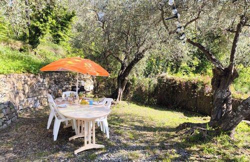 Diano Arentino House | Lovely house with sea view, parking and garden for peaceful naps.