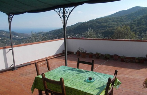Diano Arentino House | Lovely house with sea view, parking and garden for peaceful naps.
