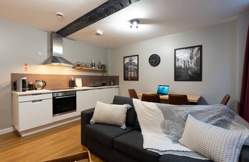 Northern Quarter Condo | Lovely Industrial Loft