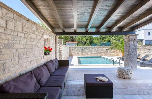 Liznjan Apartment | Lovely Istria (with private pool)