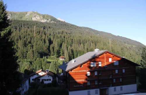Klosters Platz Apartment | Lovely Klosters home in heart of the village