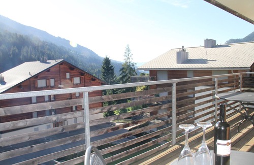 Klosters Platz Apartment | Lovely Klosters home in heart of the village