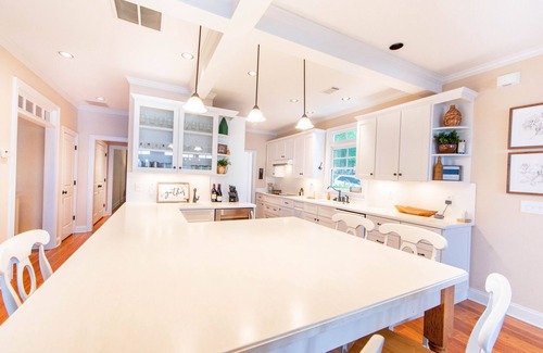 Lake Oconee House | Lovely Lake Escape on Lake Oconee with game room, hot tub and fire pit