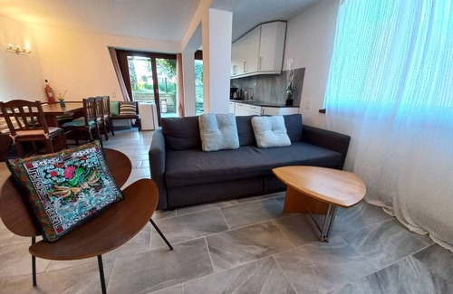 Brusino Arsizio House | Lovely Lakeside 2-Storey House & Garden