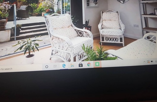 Royal Tunbridge Wells Apartment | Lovely Large Garden Flat