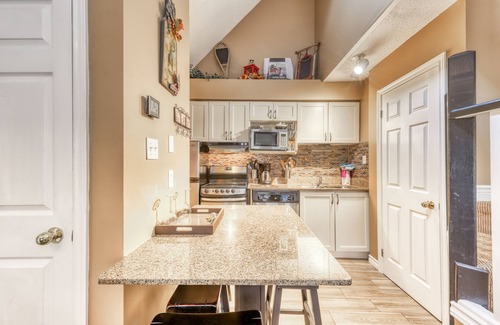 Craigleith House | Lovely loft home with shared pool and tennis courts