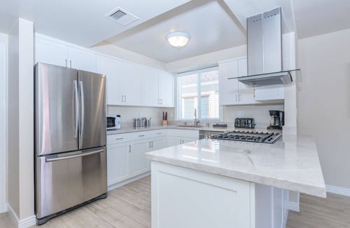 West Newport Condo | Lovely Lower Unit Beach Retreat - Great Outdoor Patio! Just Steps from the Beach!