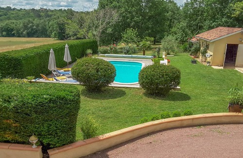 Fumel House | Lovely luxurious gite with large garden and private pool!