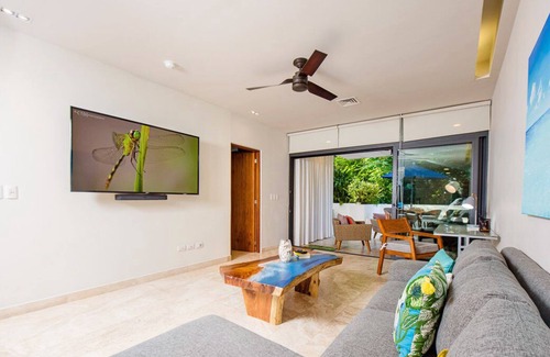 Gonzalo Guerrero Apartment | Lovely & Luxury for 6, with private Jacuzzi!