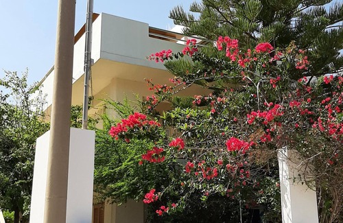 Kaki Thalassa Cottage | Lovely maisonette 3min walk from the beach!Roof garden with sea view!Nearairport