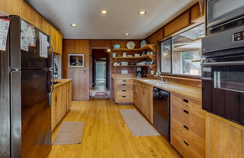 Sea Ranch House | Lovely Meadow Cottage with Hot Tub, Gardens, Shared Pool, & Ocean Views