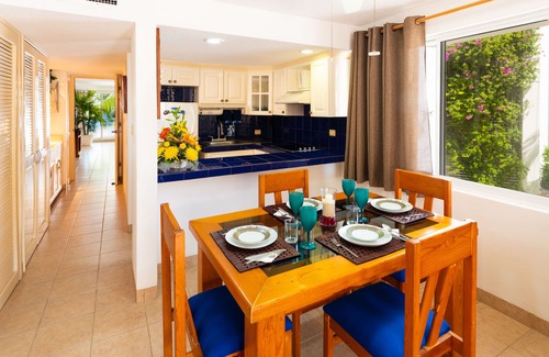 Zona Hotelera Norte Condo | Lovely Miramar 204, Corner Unit, Wonderful ocean views, Spectacular snorkelling