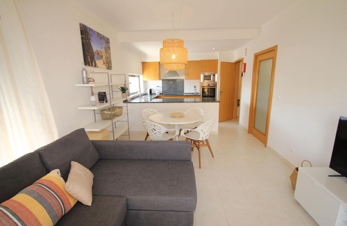 Olhos D'Agua Apartment | Lovely modern 1 bedroom apt, close to beach, pool, A/C