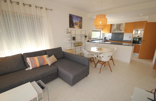 Olhos D'Agua Apartment | Lovely modern 1 bedroom apt, close to beach, pool, A/C