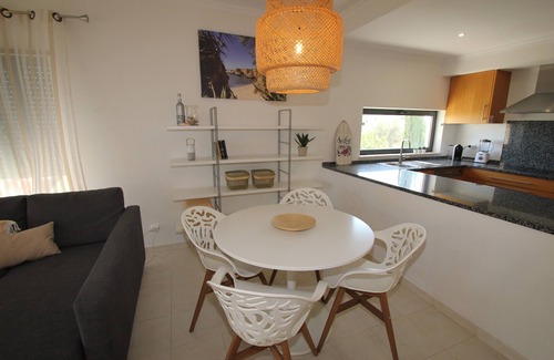 Olhos D'Agua Apartment | Lovely modern 1 bedroom apt, close to beach, pool, A/C