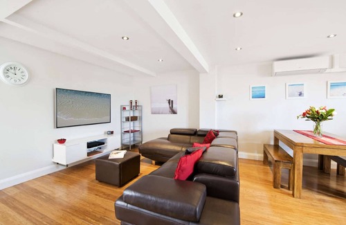 Coogee Apartment | Lovely Modern Coogee Apartment