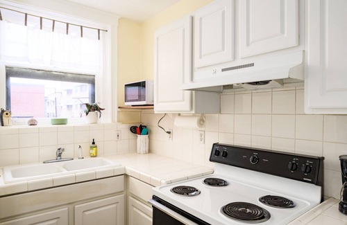 Capitol Hill Apartment | Lovely monthly rental in heart of Cap Hill!