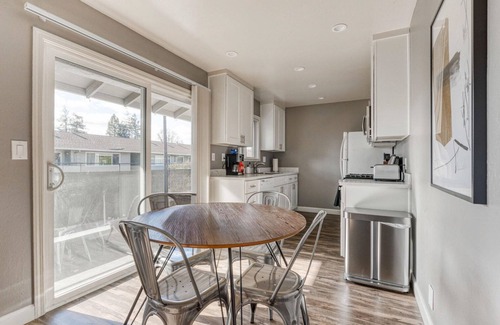 Old Mountain View Apartment | Lovely Mountain View 2BR w/Pool & Patio, nr Caltrain, by Blueground