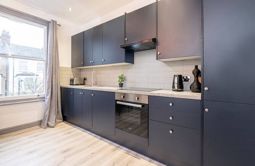 Queen's Park Apartment | Lovely new 2 bed in Maida Vale Central London -BR
