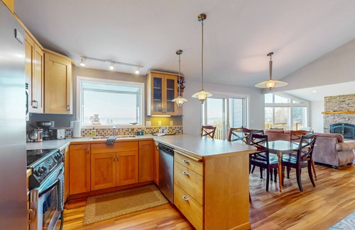 Nordland House | Lovely, oceanfront home with multiple sea views and beach access