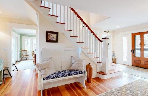 Edgartown House | Lovely on Llewellyn