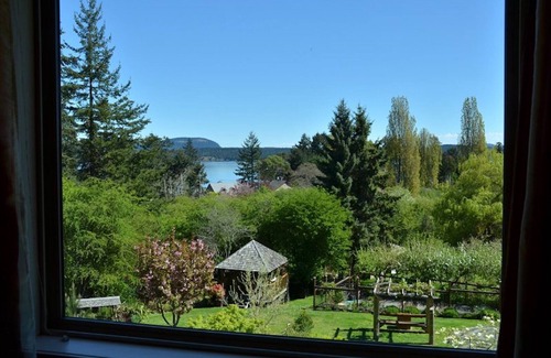 Salt Spring Island Apartment | Lovely one-bedroom garden suite just steps away from beautiful Beddis Beach