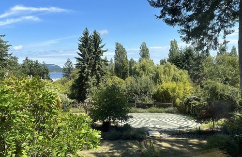 Salt Spring Island Apartment | Lovely one-bedroom garden suite just steps away from beautiful Beddis Beach