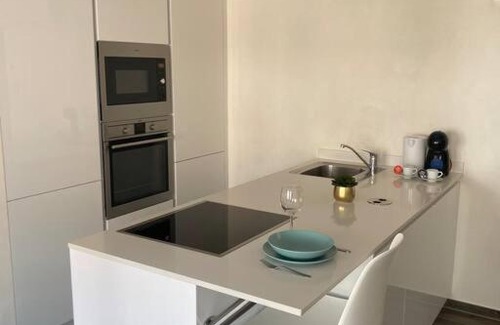 Belair Apartment | Lovely One Bedroom Apartment in City Center with Parking, near Public Transport